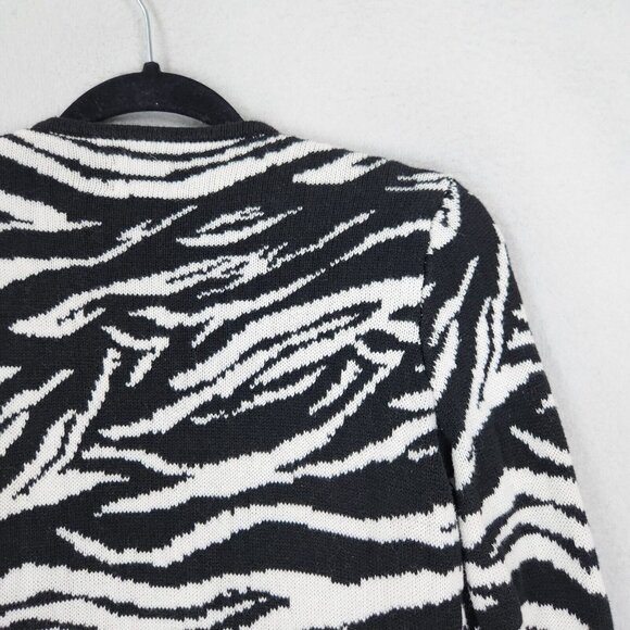 Chicos Sweater Womens 0 Black White 4 Zebra Print Cardigan Knit Casual Classic - Picture 10 of 12